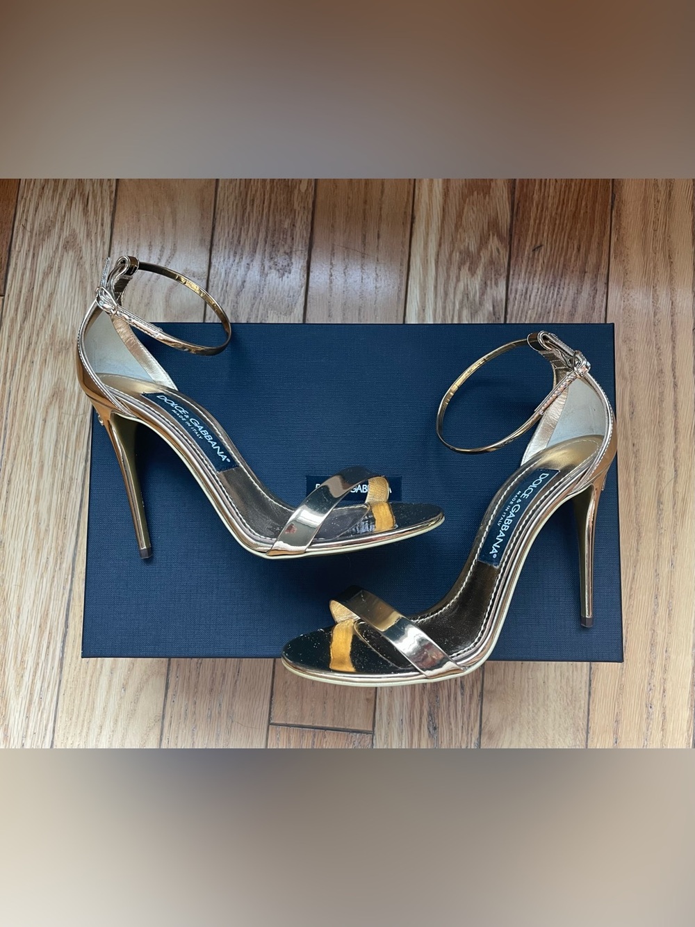 DOLCE&GABBANA Oro Gold Patent Leather Keira Stiletto High Heel Ankle Sandals 37